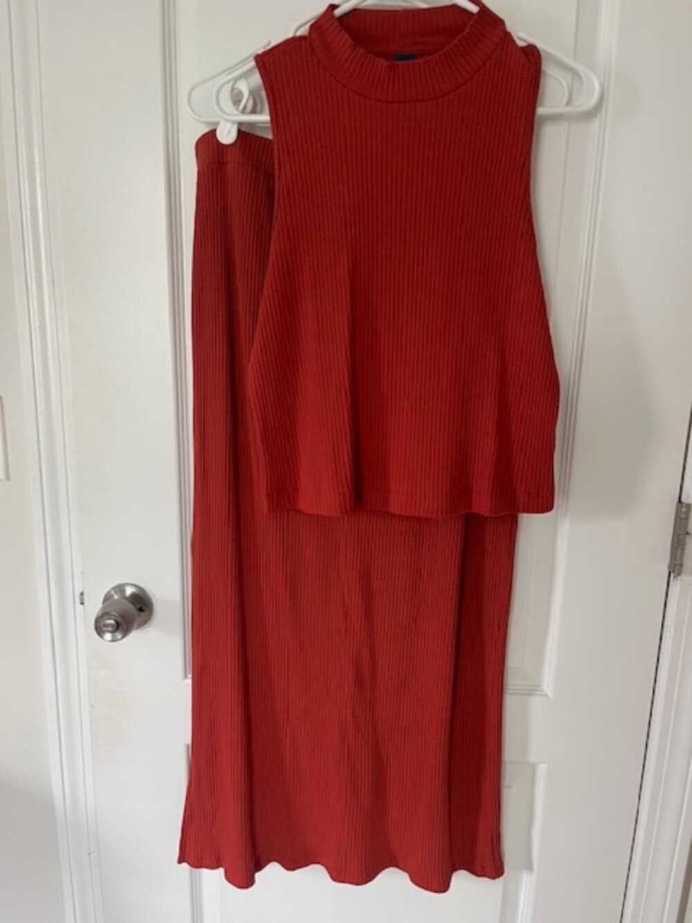 Old Navy knit top/skirt set, size L, burnt orange, never worn